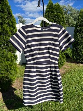 H&M 2 Navy and Cream Striped Short Sleeve Mini Dress. Fully lined. Rich fabric.